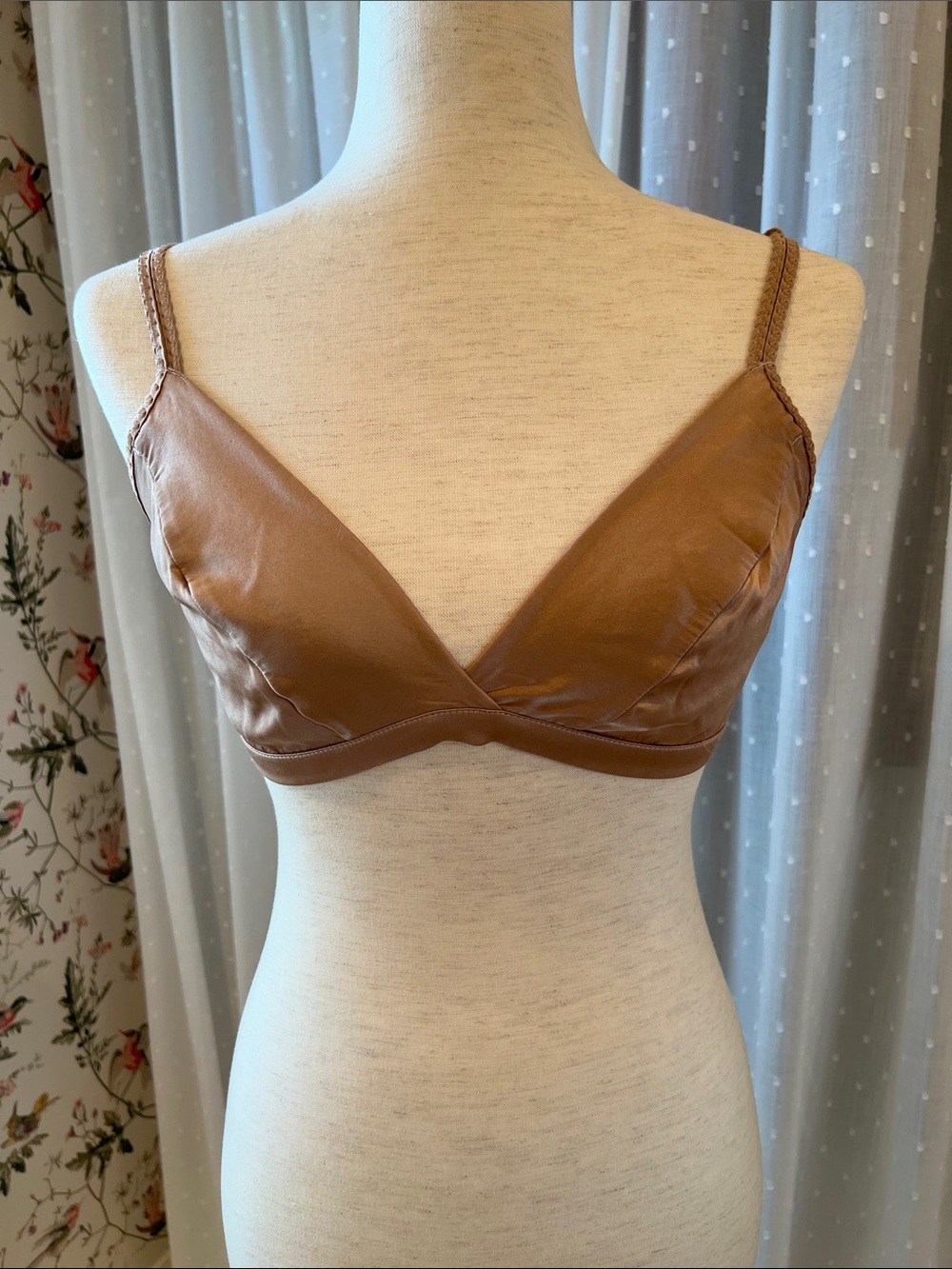 INTIMISSIMI 100% SILK WIRELESS BRA IN CAPPUCCINO COLOR